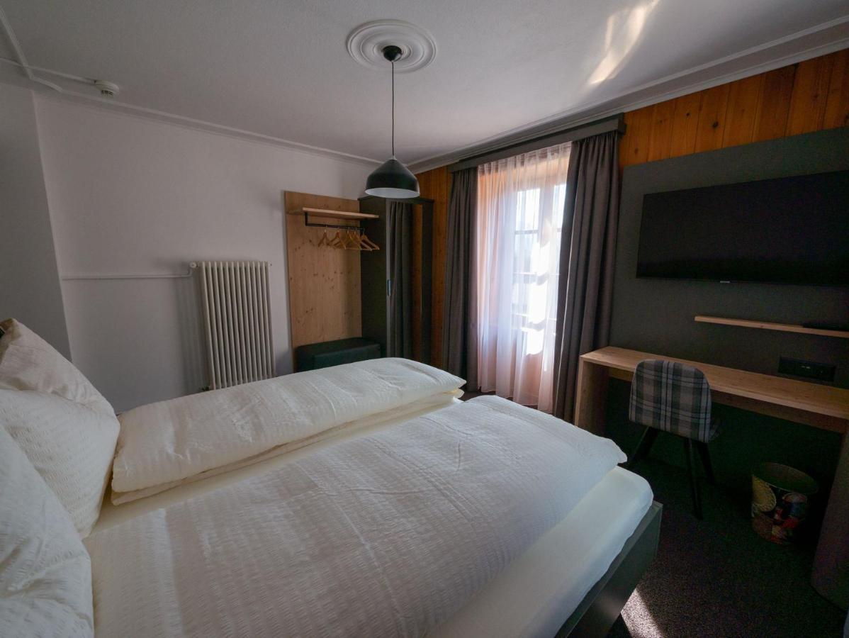 Hotel Restaurant Raetia Філізур Екстер'єр фото